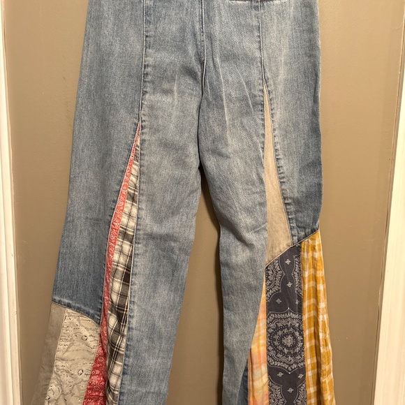 Very cool flare jeans size M with fabric bottom light weight - Picture 7 of 9